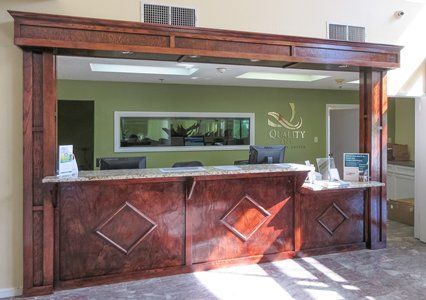 Quality University Near Downtown Inn