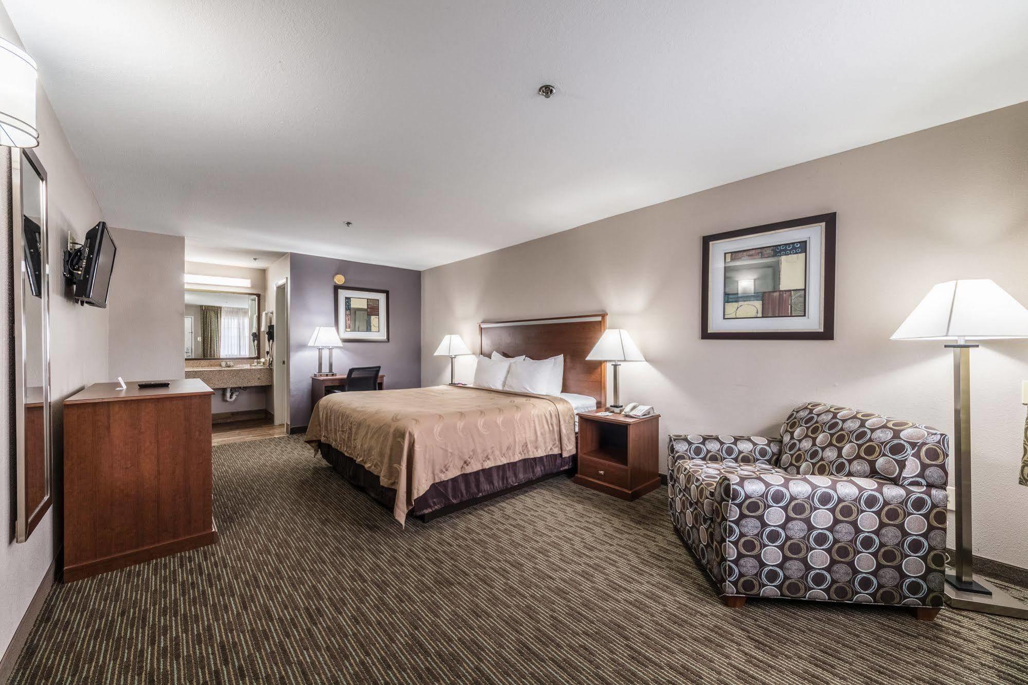 Quality University Near Downtown 2* San Marcos